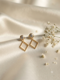 Anti tarnish kite shape golden studd earrings